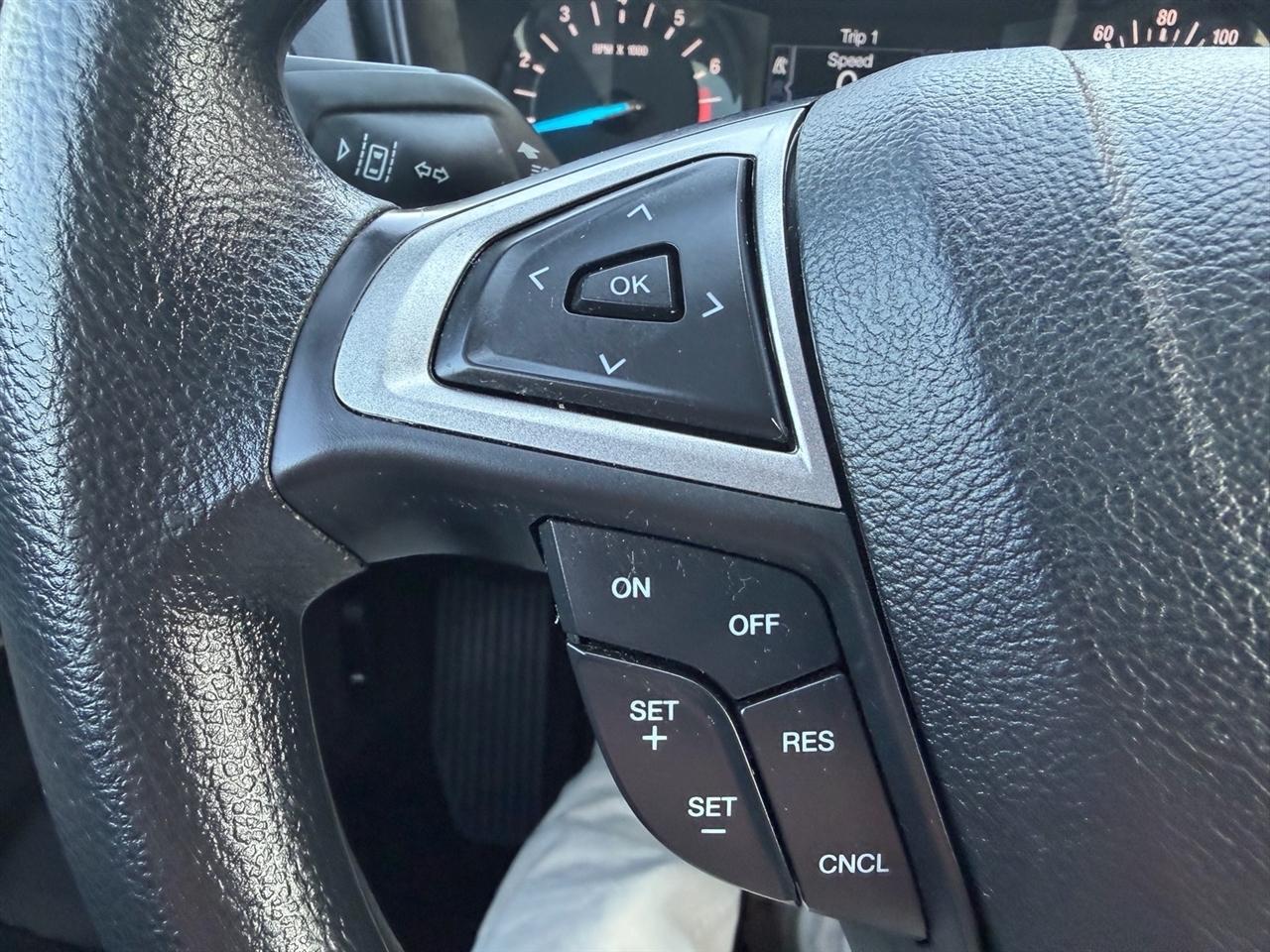 Ford Fusion S FWD 2019