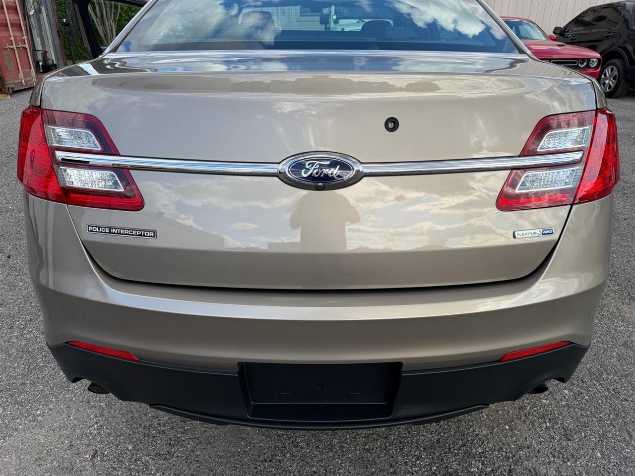 Ford Sedan Police Interceptor 4dr Sdn AWD 2016