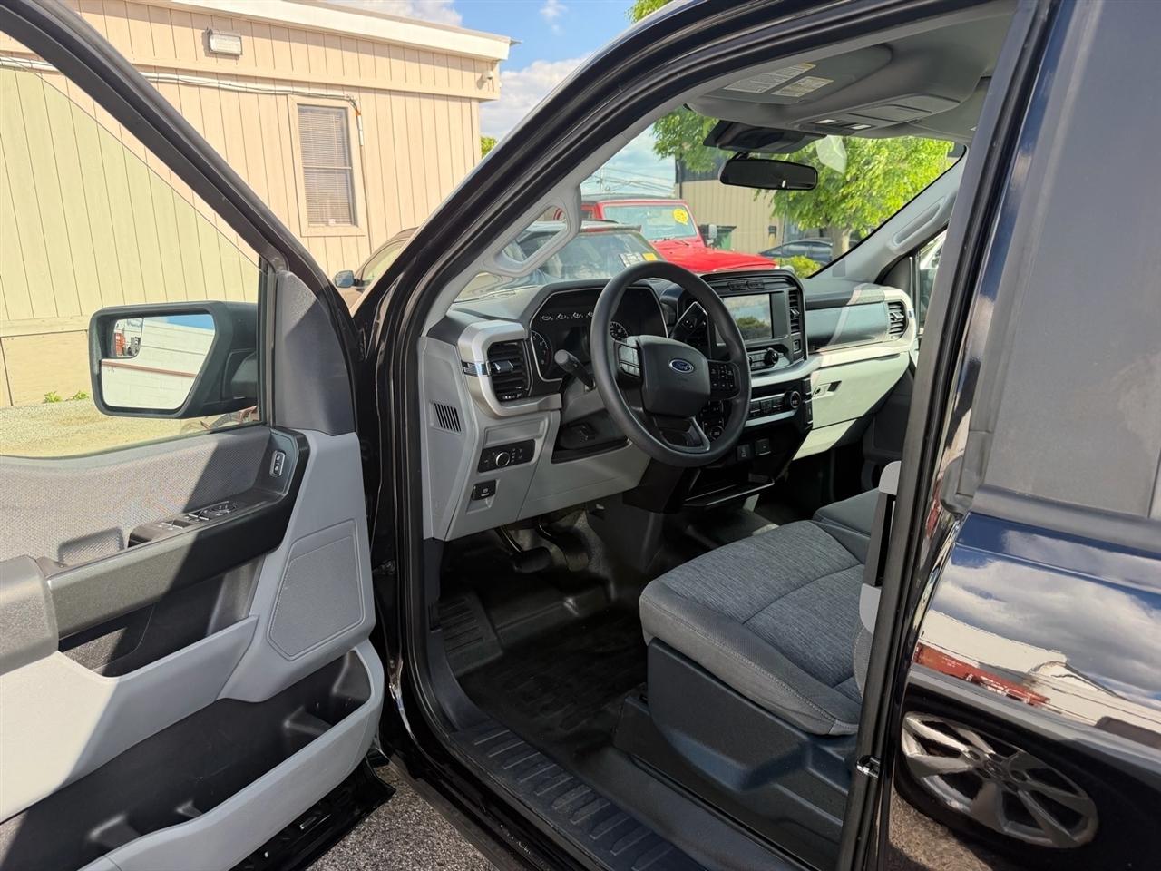 Ford F-150 Lariat 4WD SuperCab 8' Box 2021