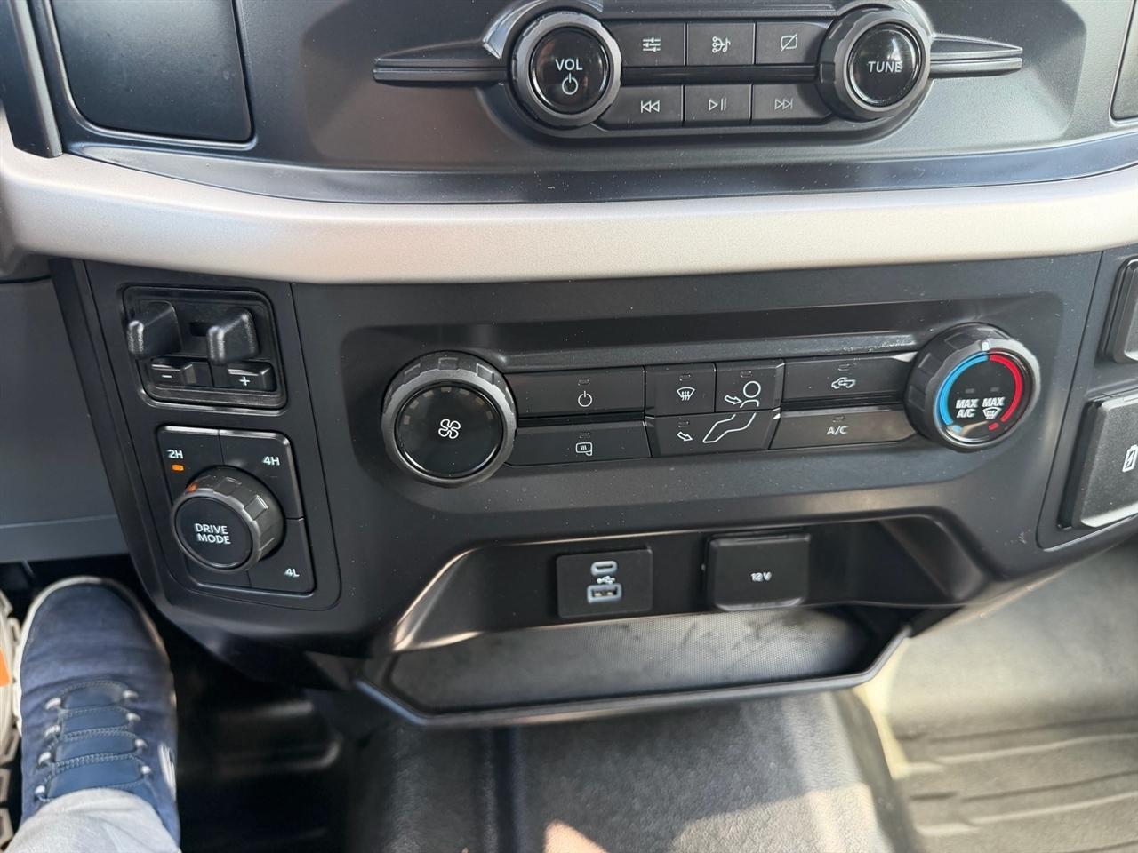 Ford F-150 Lariat 4WD SuperCab 8' Box 2021