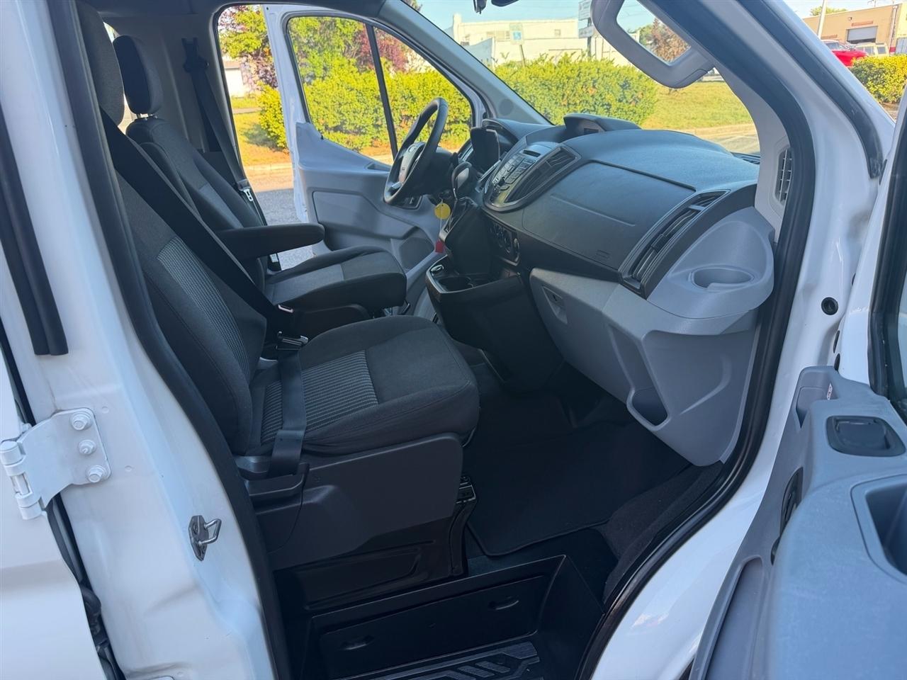 Ford Transit Passenger Wagon T-350 148" Low Roof XLT Swing-Out RH Dr 2019