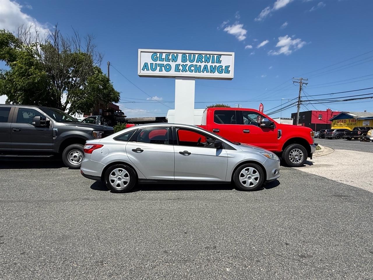 Ford Focus 4dr Sdn S 2014