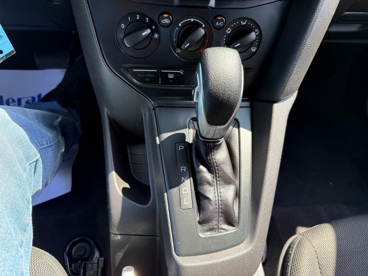 Ford Focus 4dr Sdn S 2014