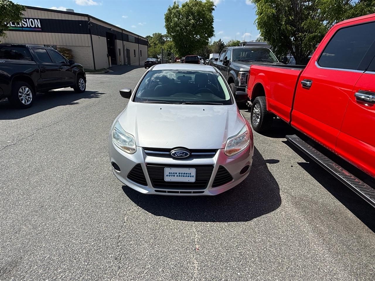 Ford Focus 4dr Sdn S 2014