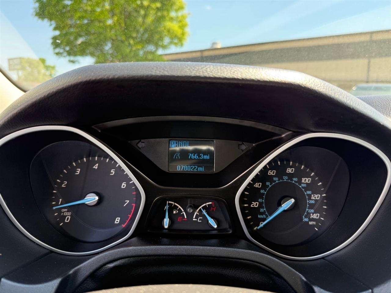 Ford Focus 4dr Sdn S 2014