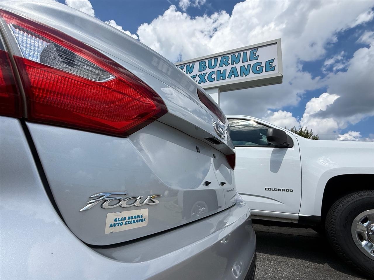 Ford Focus 4dr Sdn S 2014