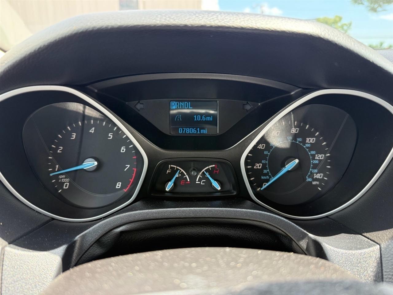 Ford Focus 4dr Sdn S 2014