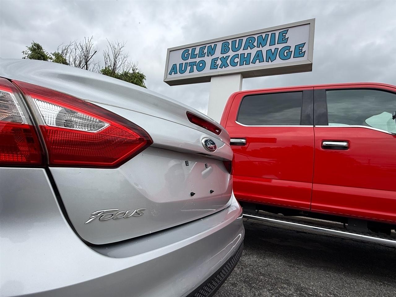 Ford Focus 4dr Sdn S 2013