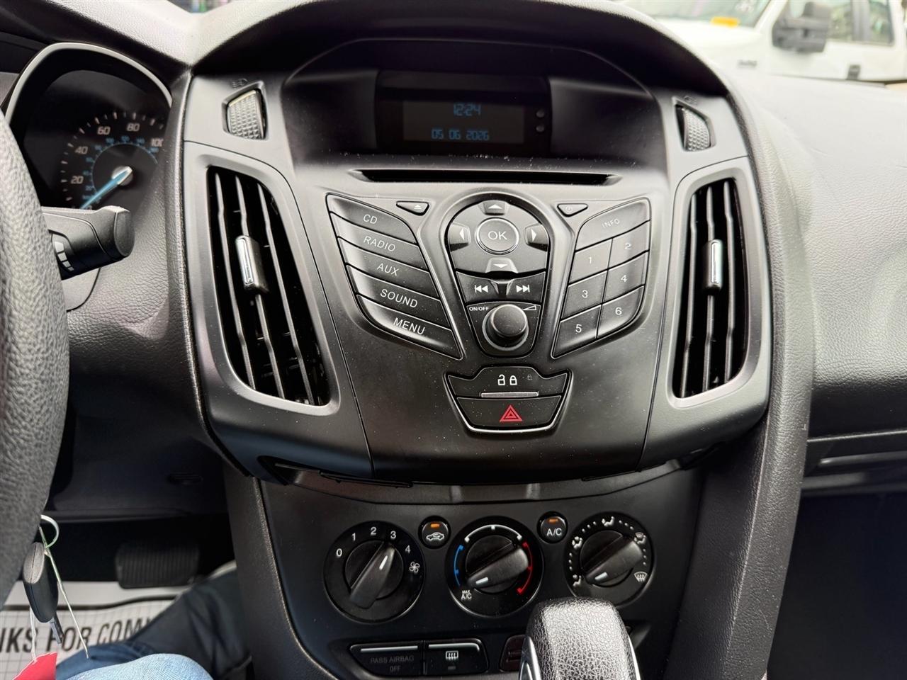 Ford Focus 4dr Sdn S 2013