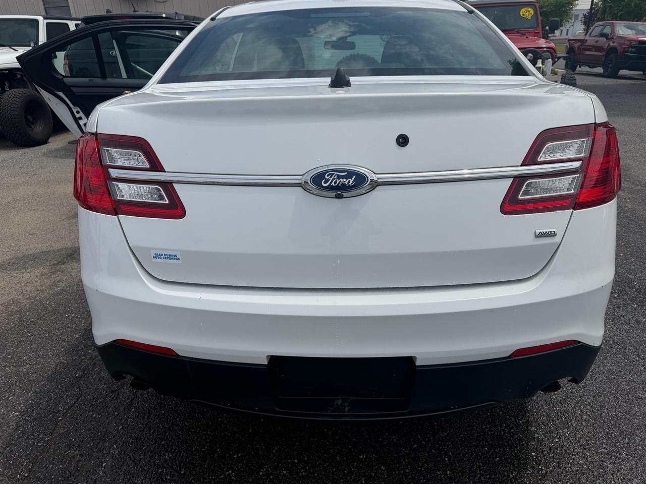 Ford Sedan Police Interceptor 4dr Sdn AWD 2015