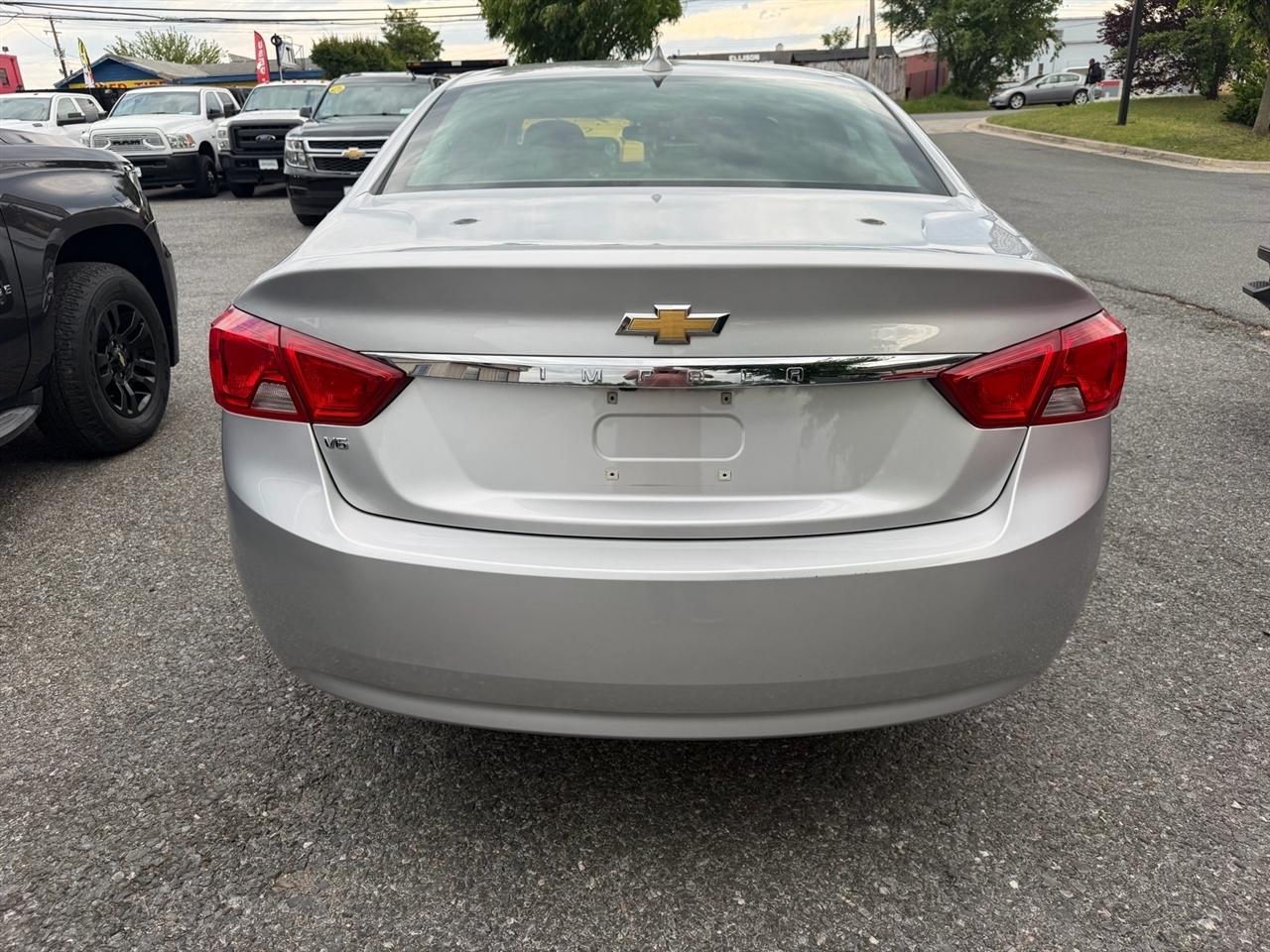 Chevrolet Impala 4dr Sdn LS w/1FL 2019