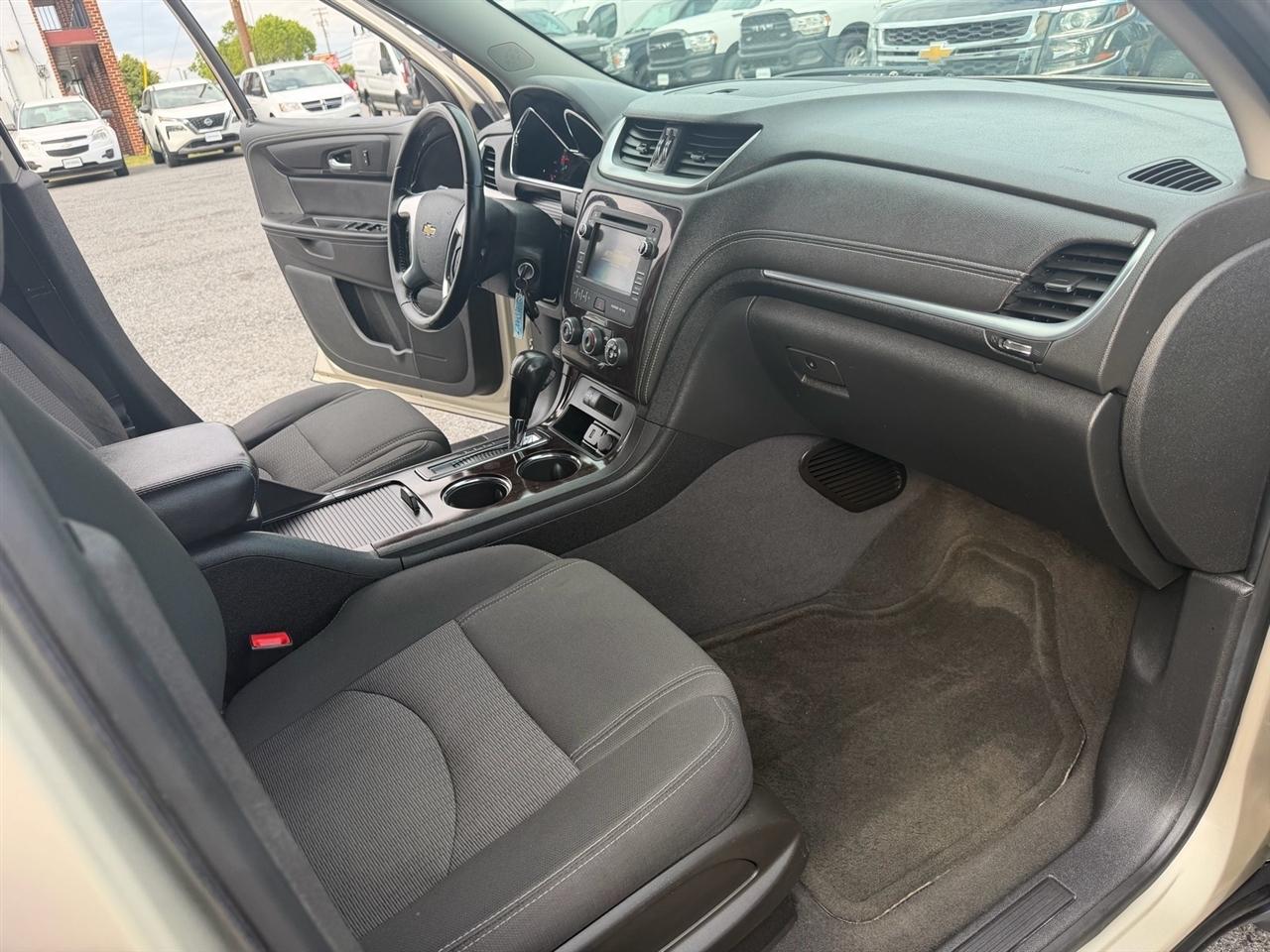 Chevrolet Traverse AWD 4dr LT w/1LT 2015