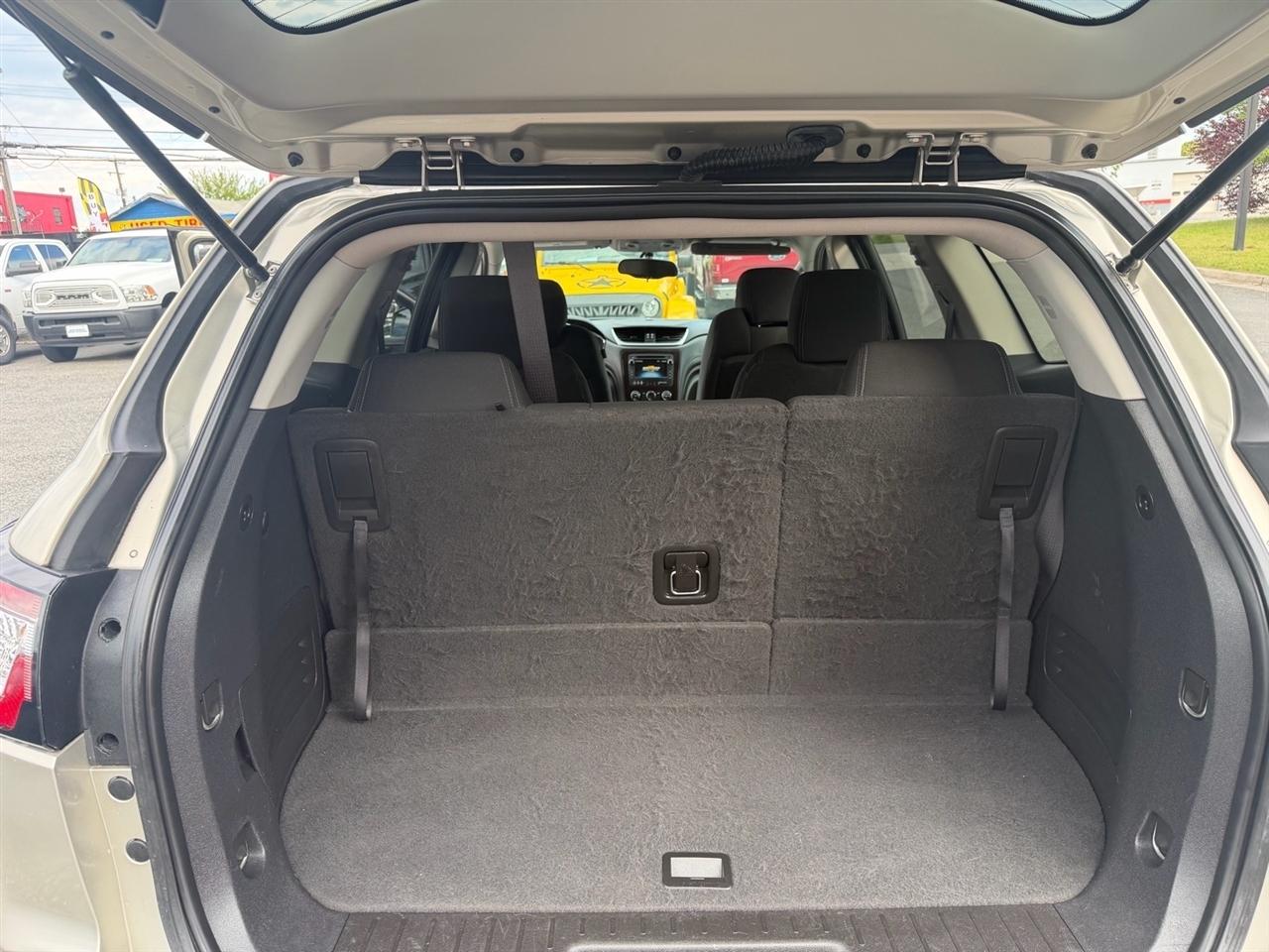 Chevrolet Traverse AWD 4dr LT w/1LT 2015