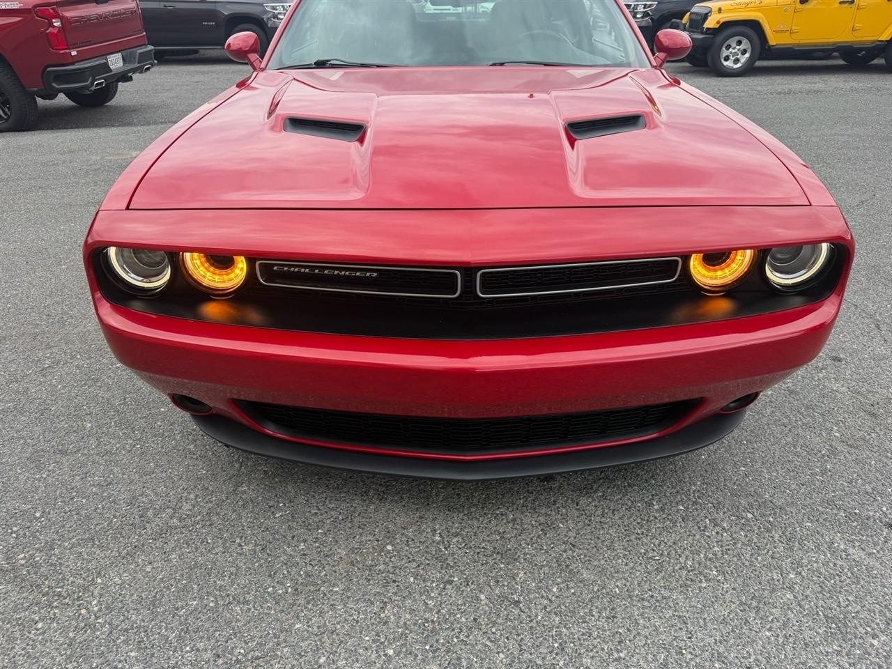 Dodge Challenger 2dr Cpe SXT 2015