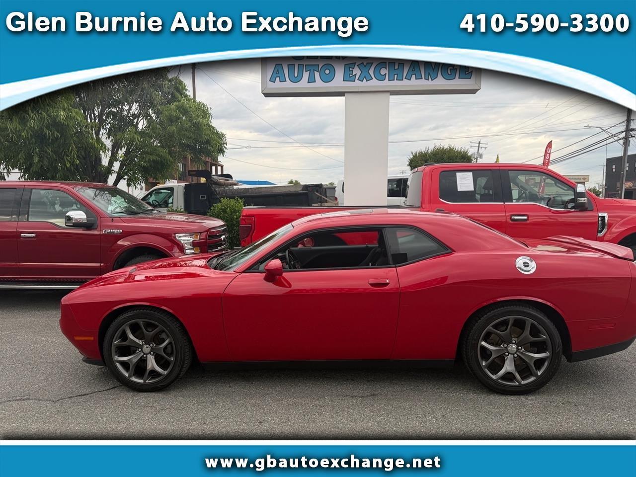 2015 Dodge Challenger SXT's photo