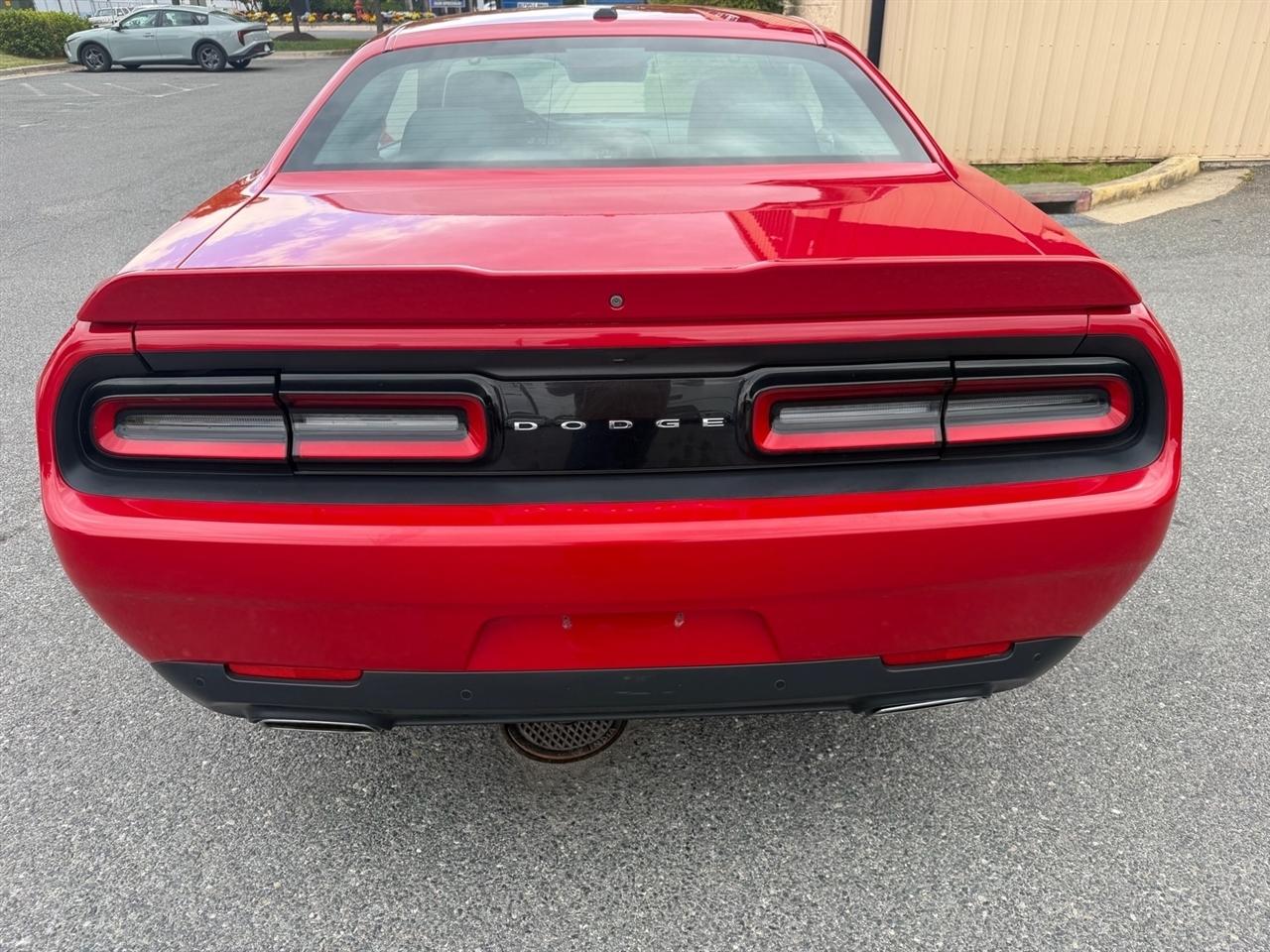 Dodge Challenger 2dr Cpe SXT 2015