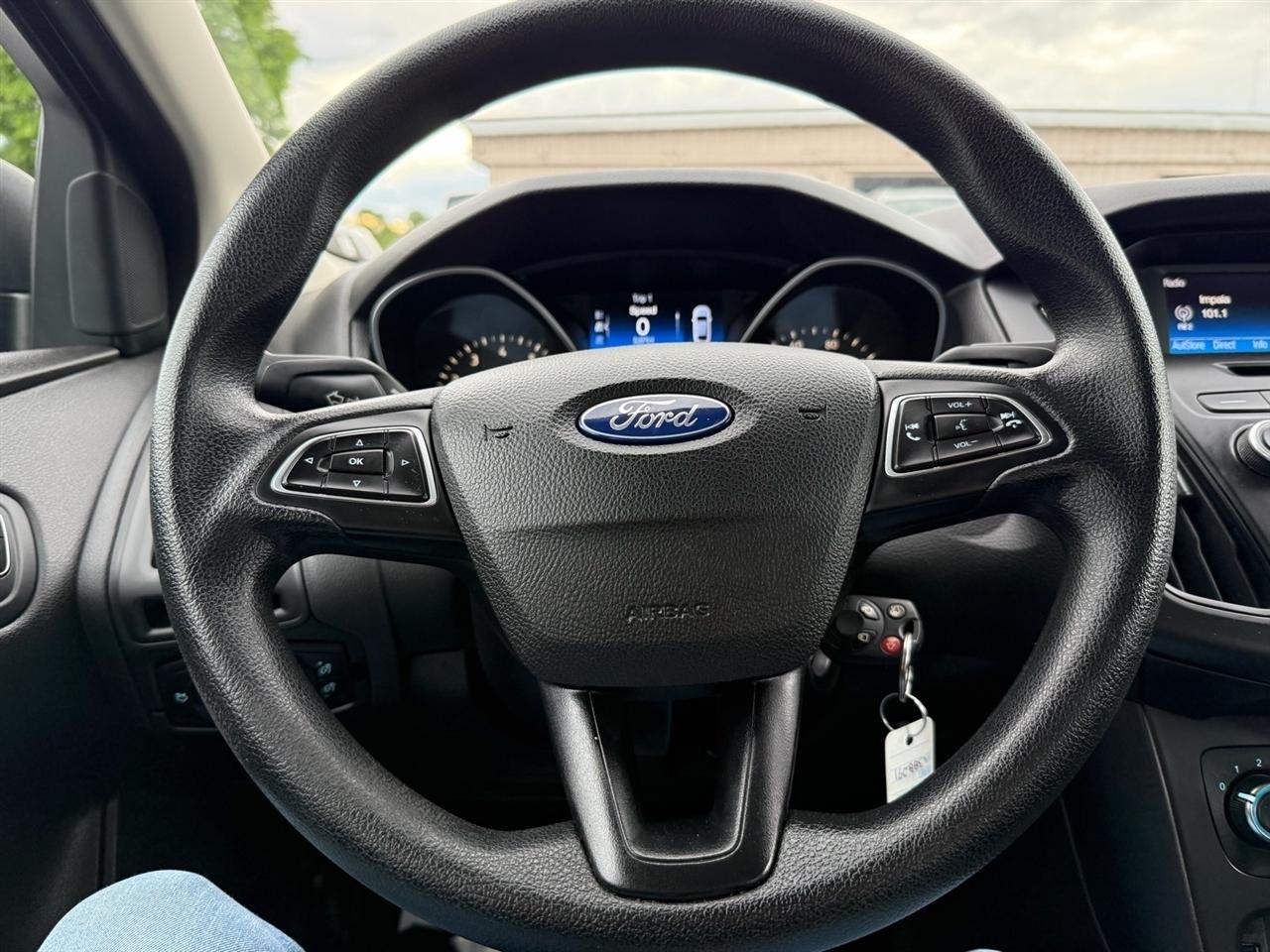 Ford Focus 4dr Sdn S 2016