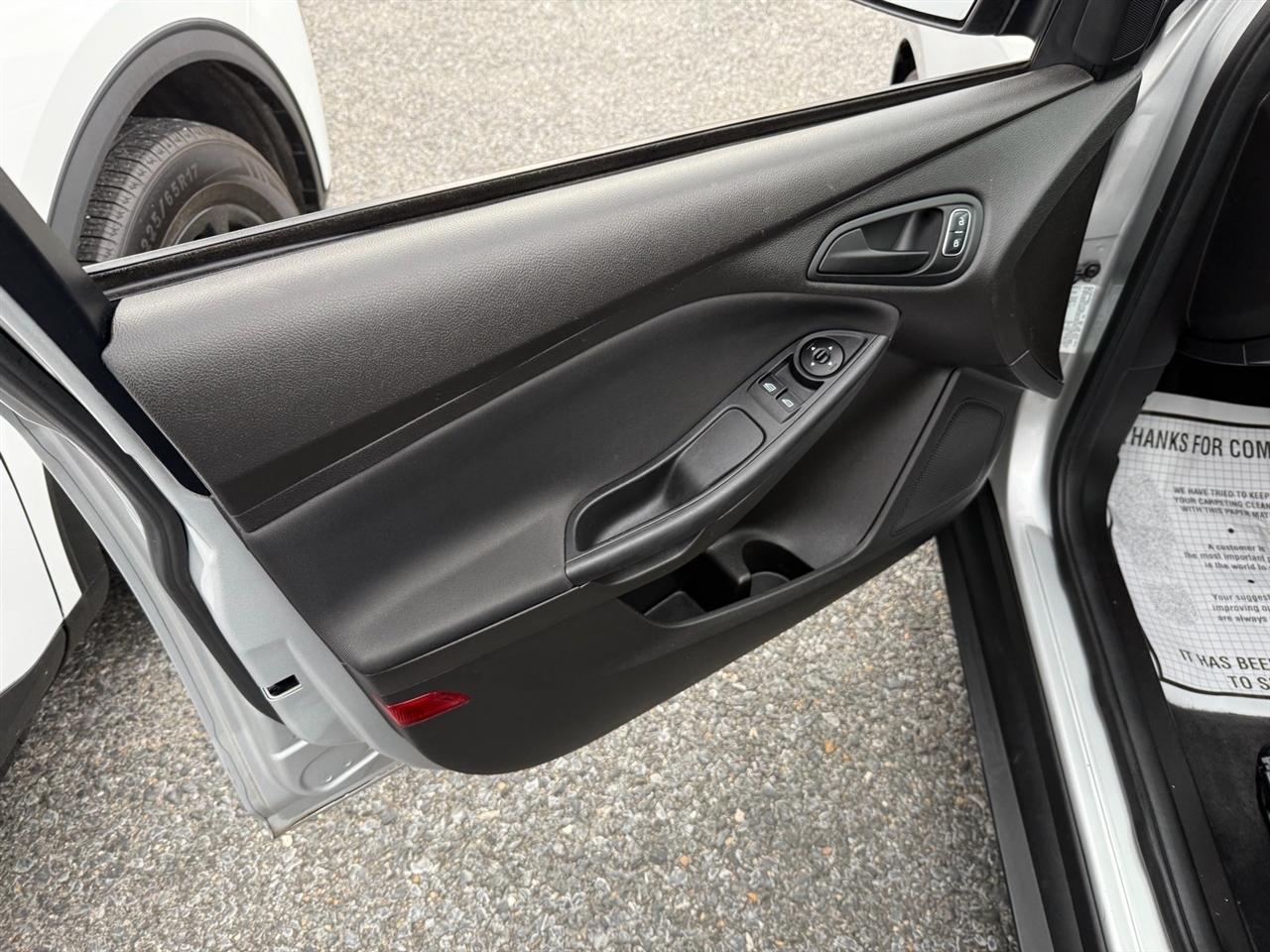 Ford Focus 4dr Sdn S 2016