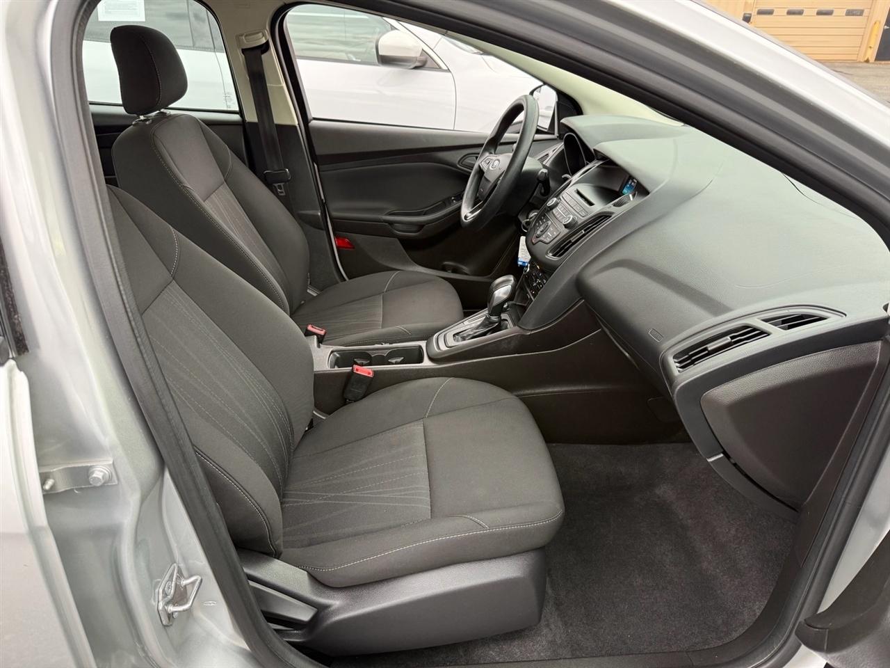 Ford Focus 4dr Sdn S 2016