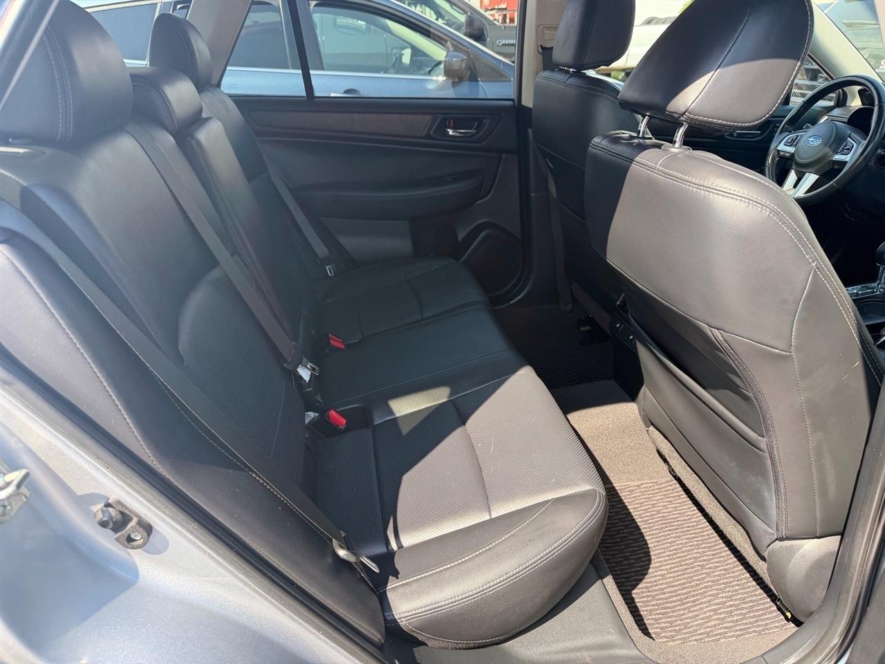 Subaru Outback 4dr Wgn 2.5i Limited PZEV 2015