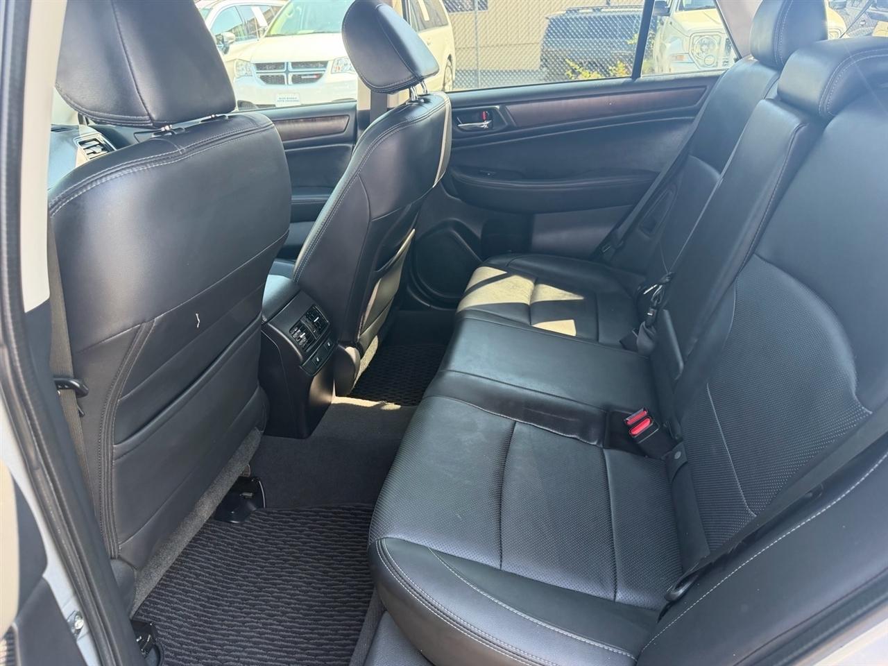 Subaru Outback 4dr Wgn 2.5i Limited PZEV 2015