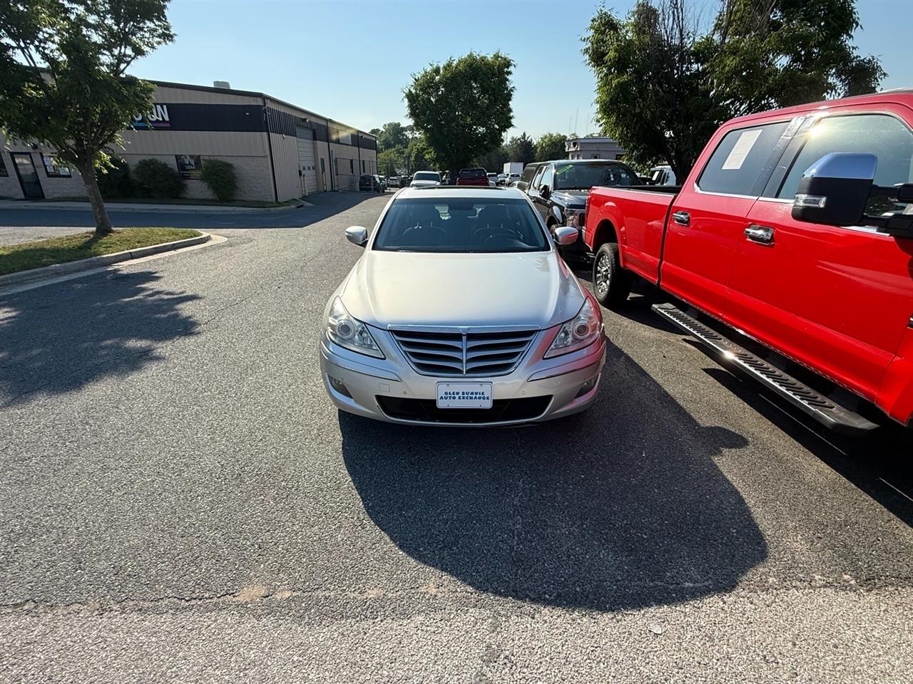 Hyundai Genesis 4dr Sdn V8 2011
