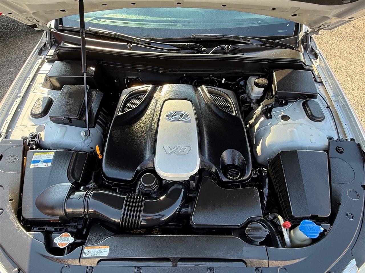 Hyundai Genesis 4dr Sdn V8 2011