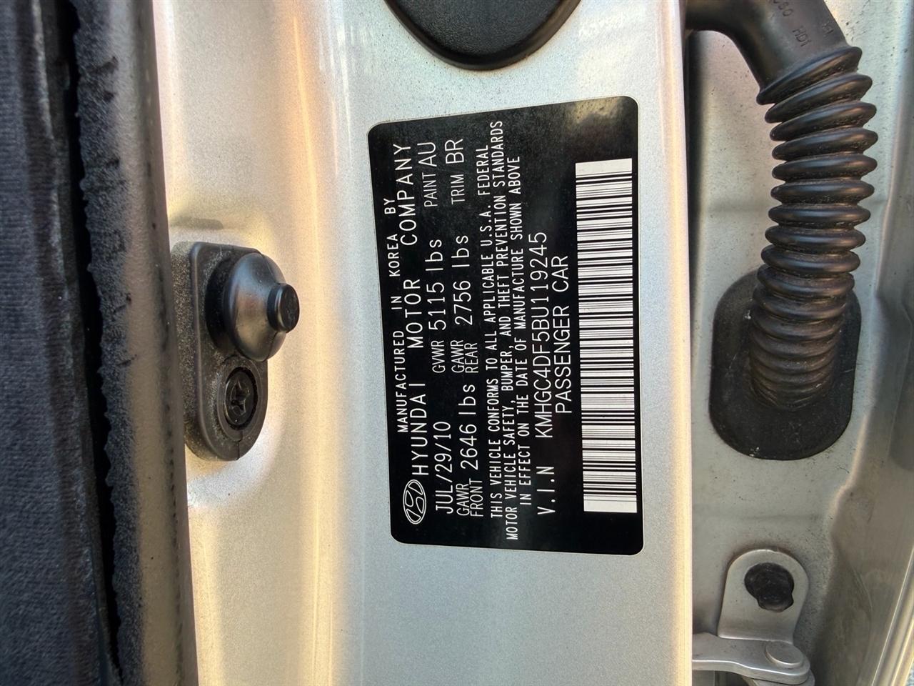Hyundai Genesis 4dr Sdn V8 2011