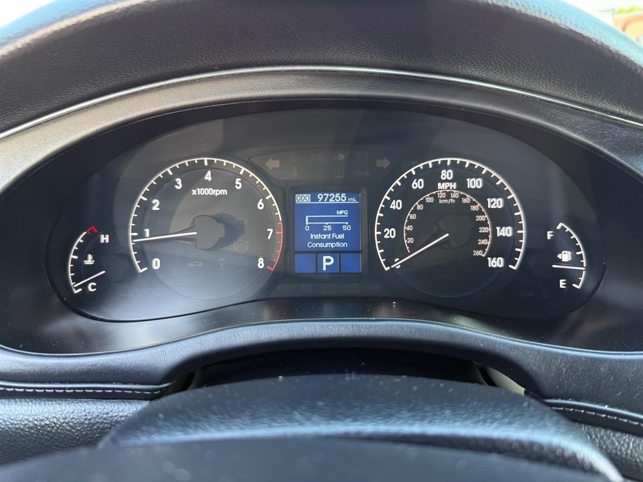 Hyundai Genesis 4dr Sdn V8 2011