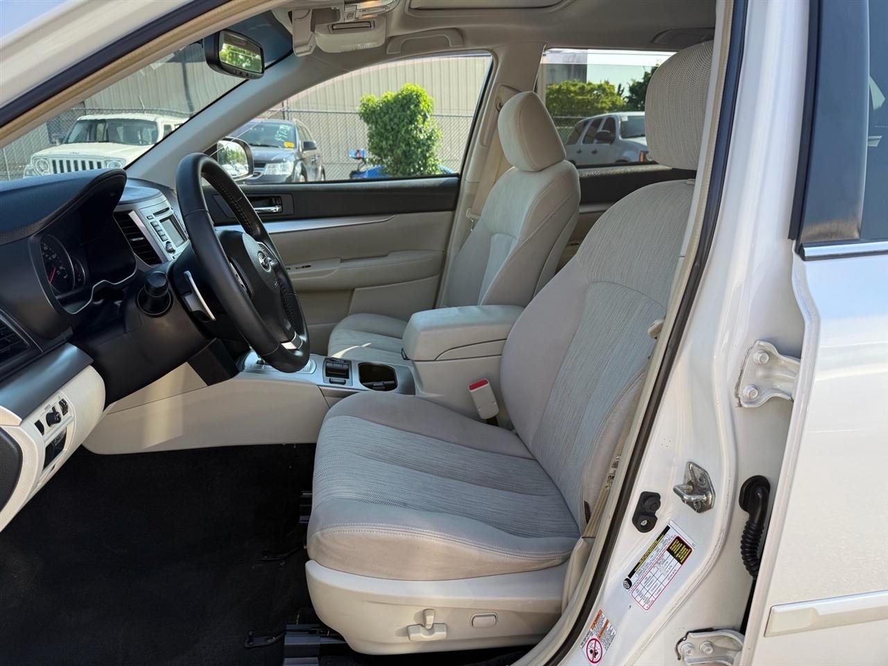 Subaru Outback 4dr Wgn H4 Auto 2.5i Premium 2014