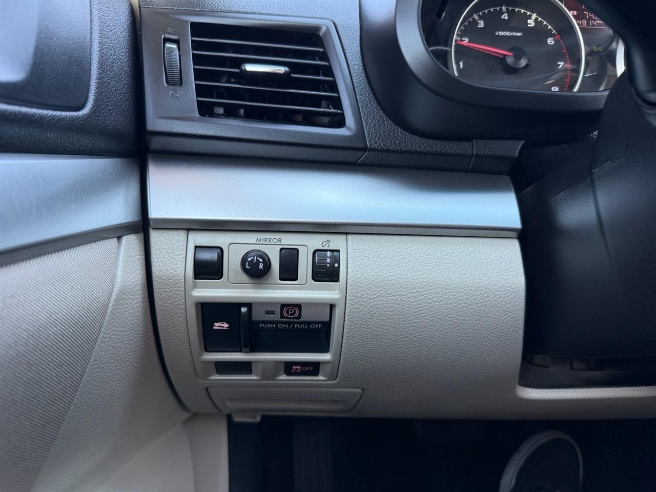 Subaru Outback 4dr Wgn H4 Auto 2.5i Premium 2014