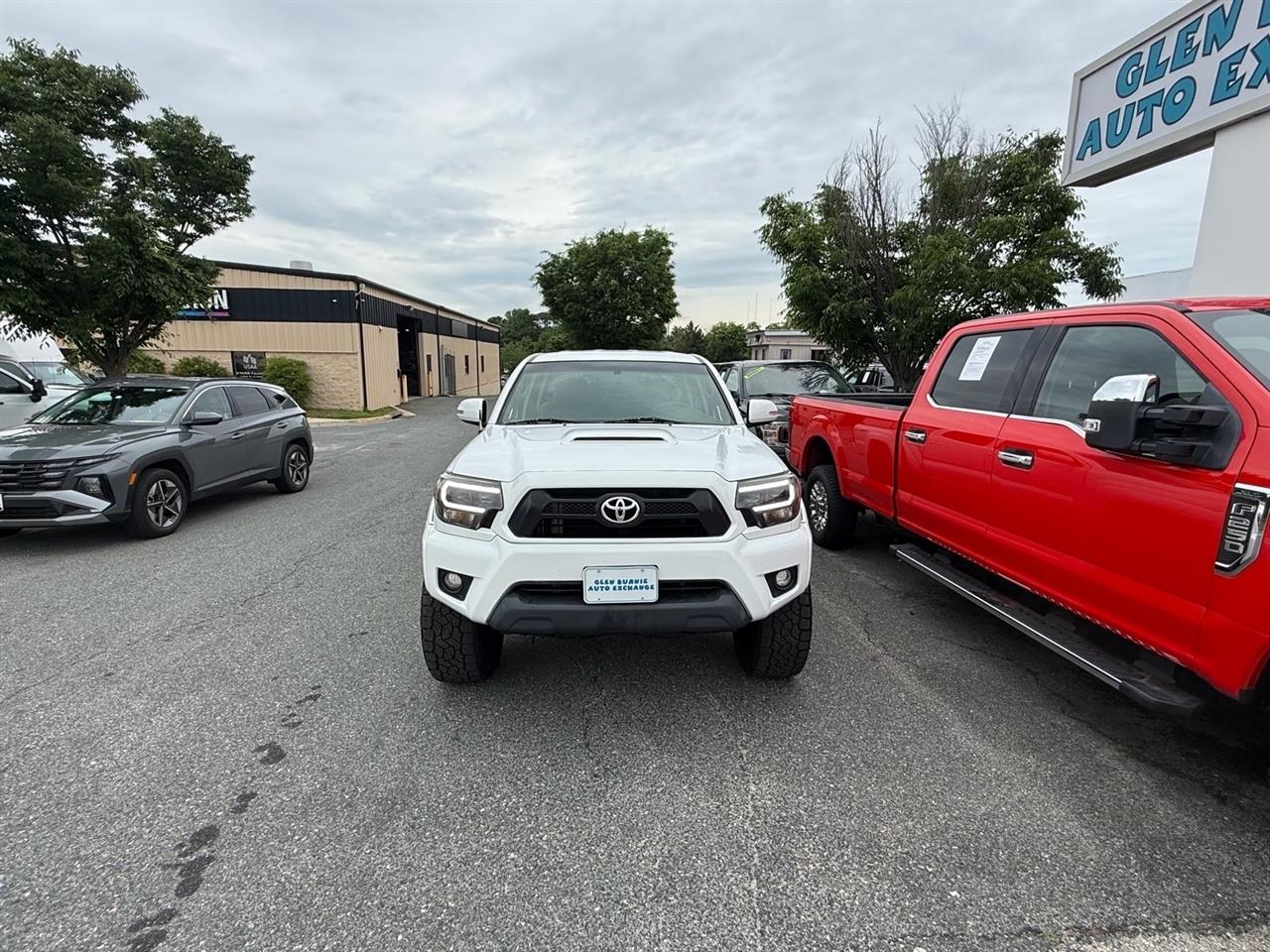 Toyota Tacoma 4WD Double Cab V6 AT (Natl) 2015