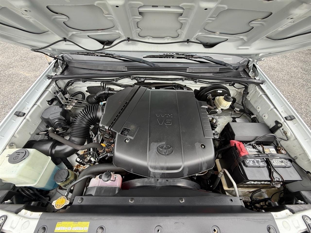 Toyota Tacoma 4WD Double Cab V6 AT (Natl) 2015