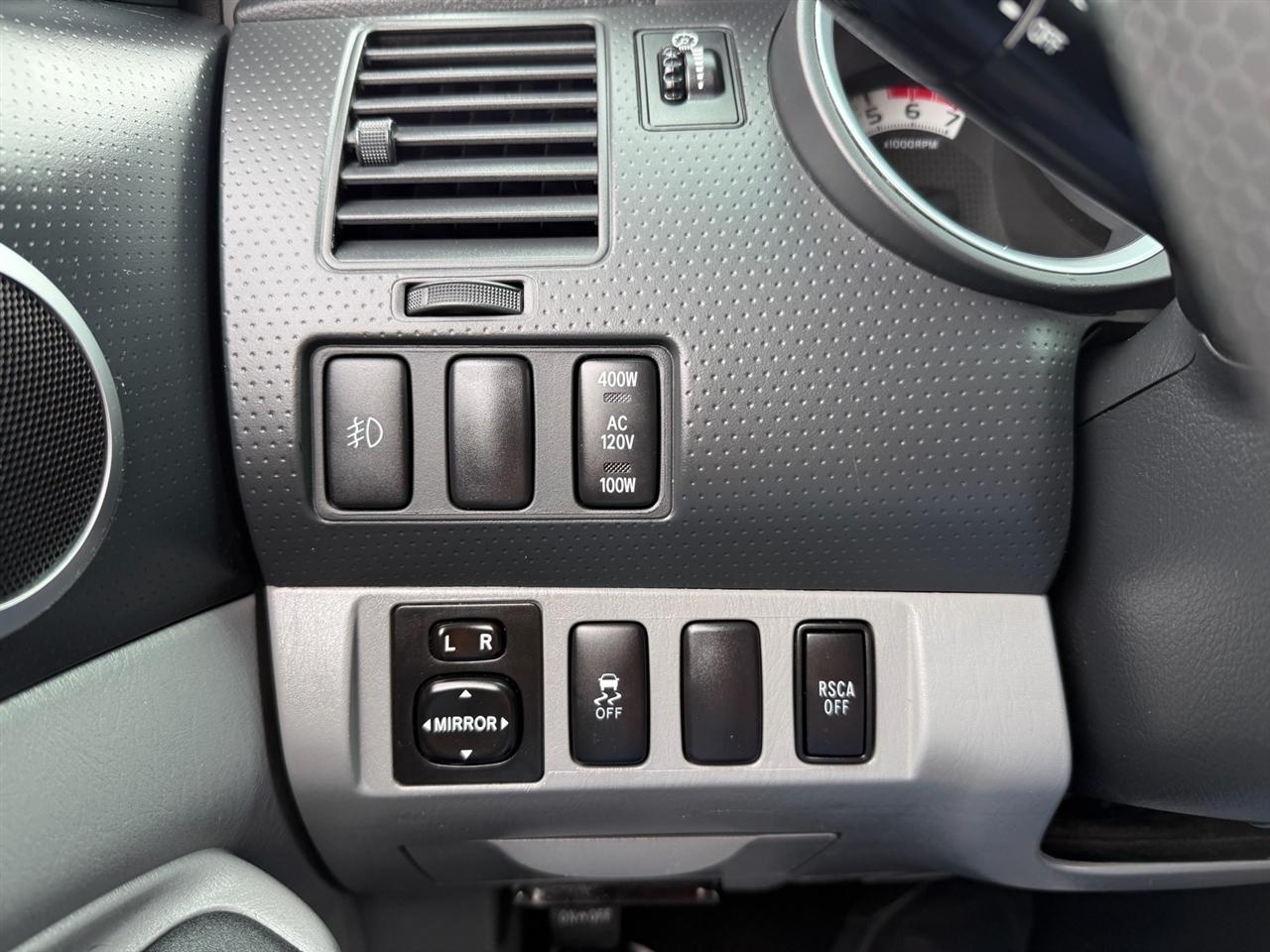 Toyota Tacoma 4WD Double Cab V6 AT (Natl) 2015