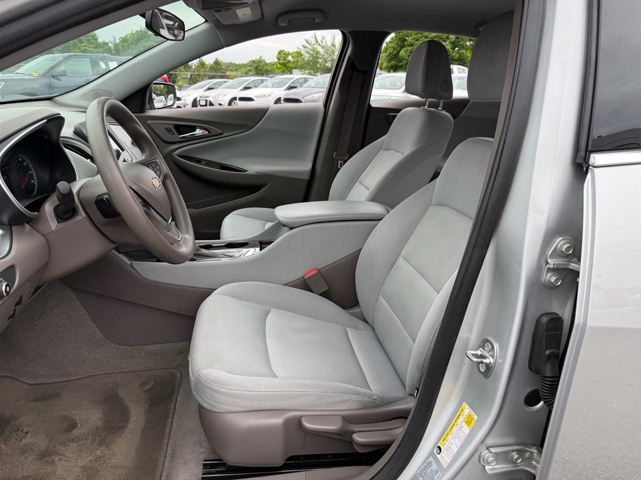 Chevrolet Malibu 4dr Sdn LS w/1LS 2017