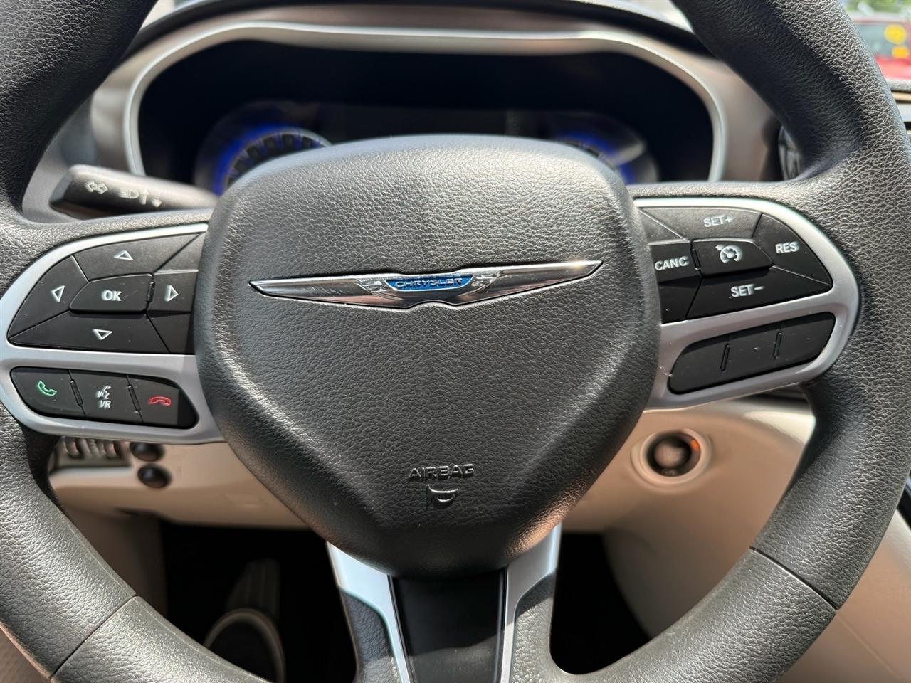 Chrysler Pacifica Touring FWD 2017