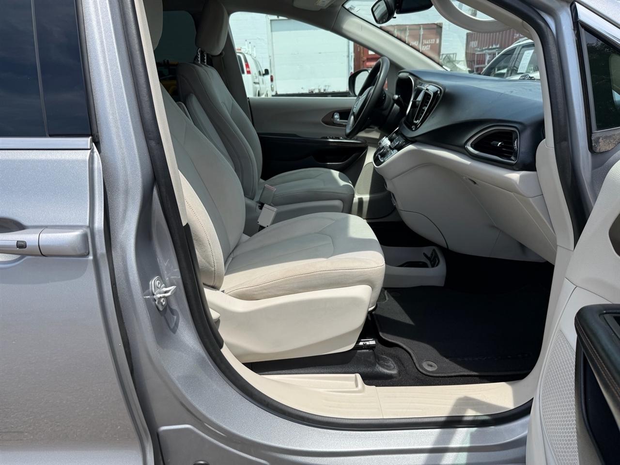 Chrysler Pacifica Touring FWD 2017