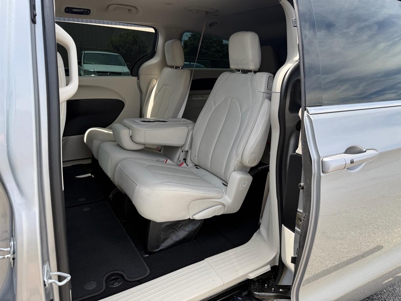 Chrysler Pacifica Touring FWD 2017