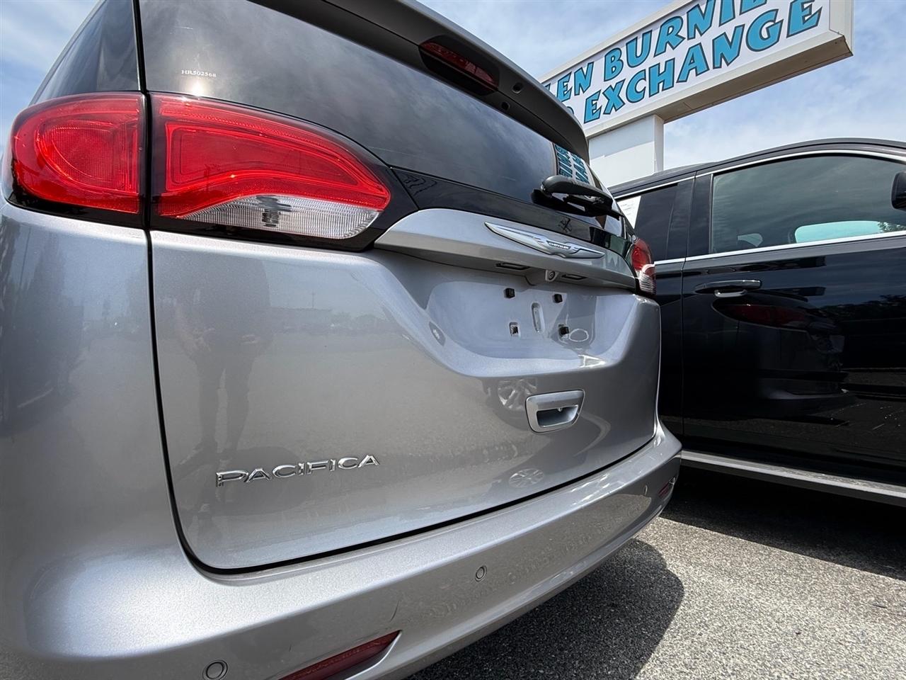 Chrysler Pacifica Touring FWD 2017