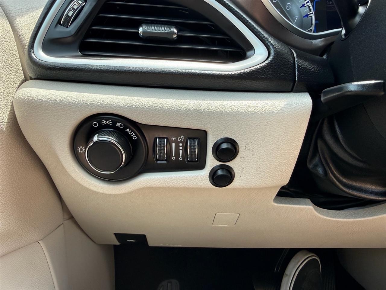 Chrysler Pacifica Touring FWD 2017