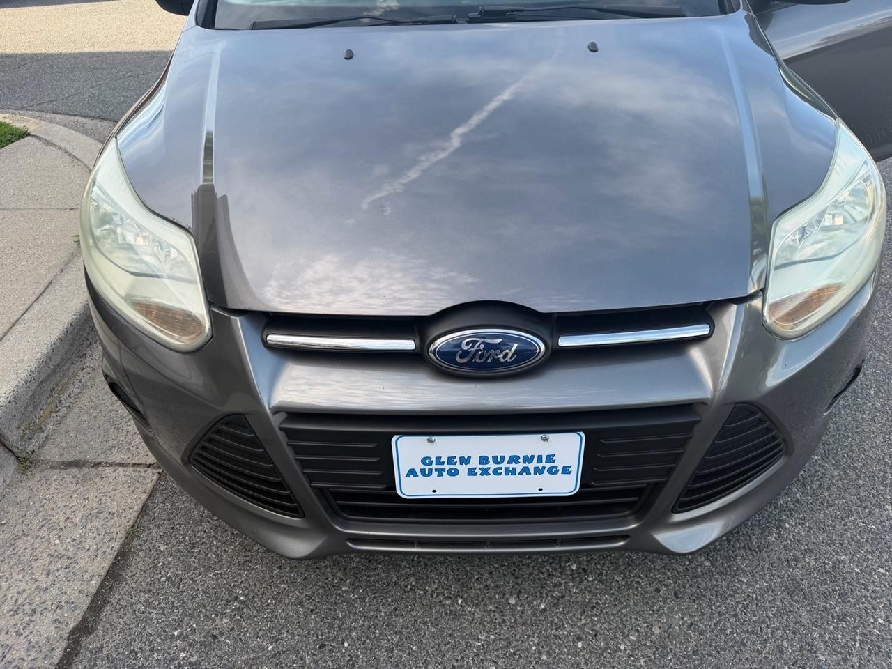 Ford Focus 4dr Sdn S 2014