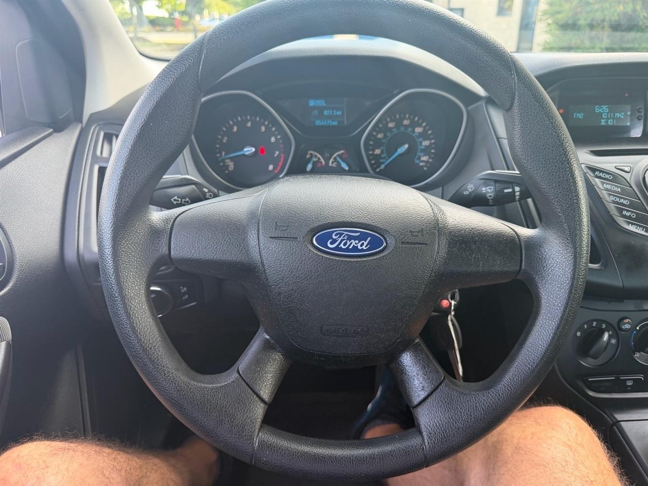 Ford Focus 4dr Sdn S 2014