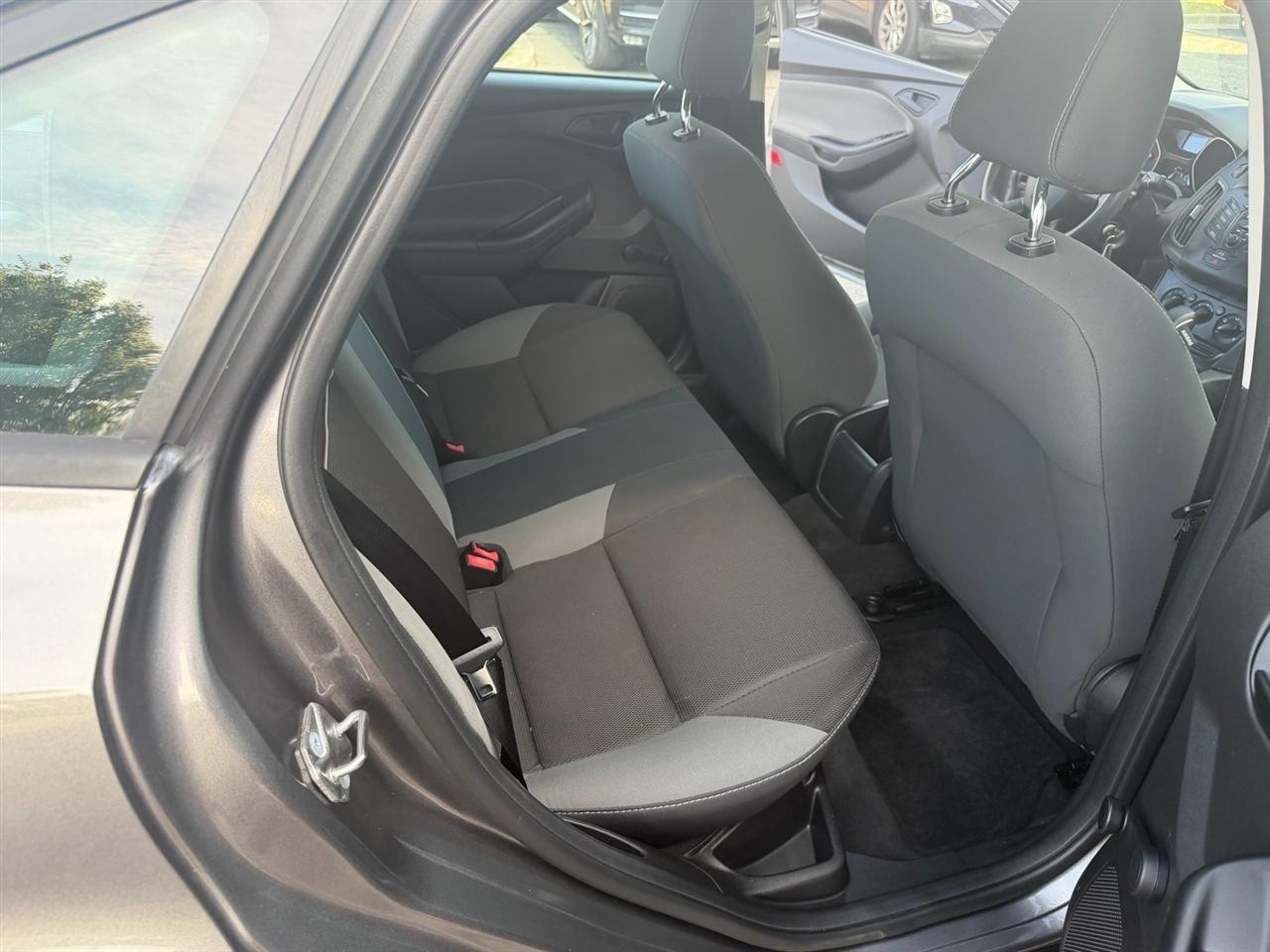 Ford Focus 4dr Sdn S 2014