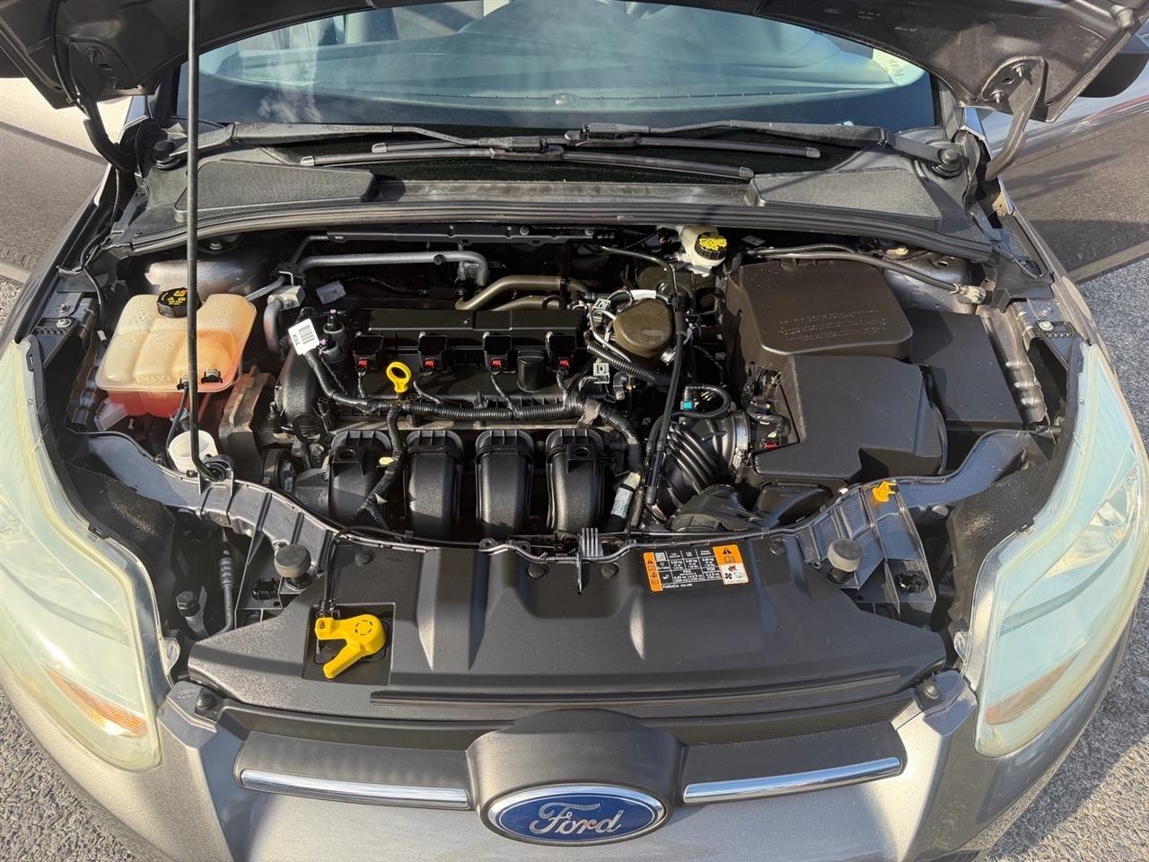 Ford Focus 4dr Sdn S 2014