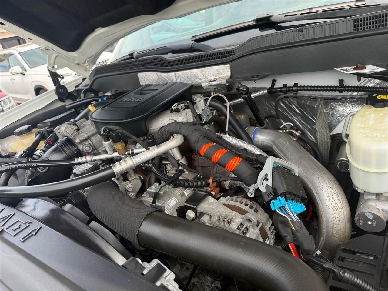 Chevrolet Silverado 3500HD Built After Aug 14 4WD Double Cab 158.1" Work Truck 2015