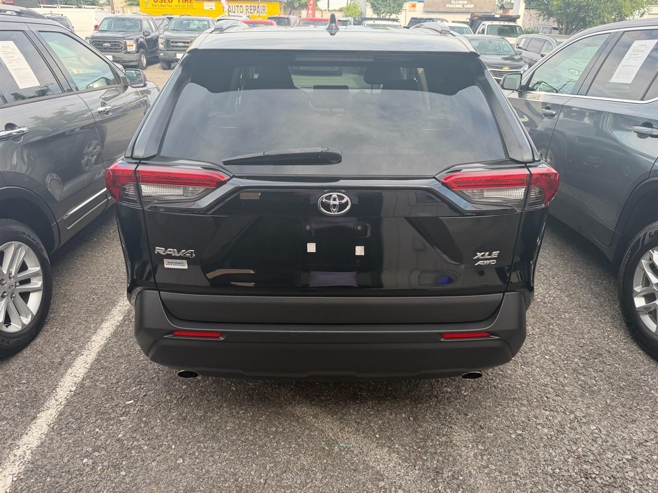 Toyota RAV4 XLE AWD (Natl) 2020