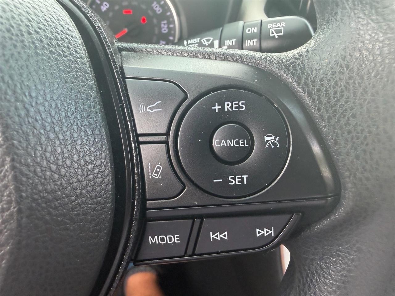 Toyota RAV4 XLE AWD (Natl) 2020