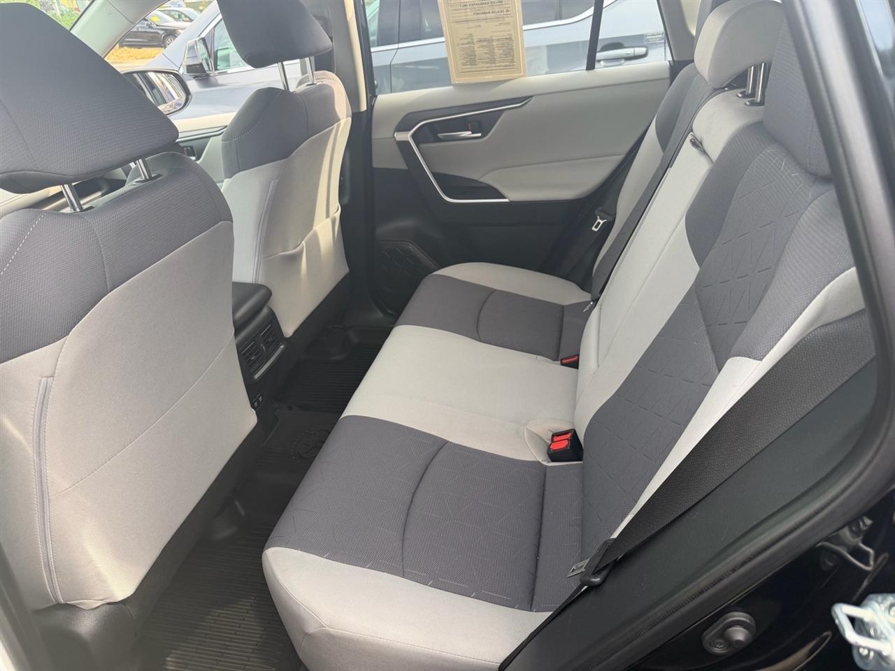 Toyota RAV4 XLE AWD (Natl) 2020