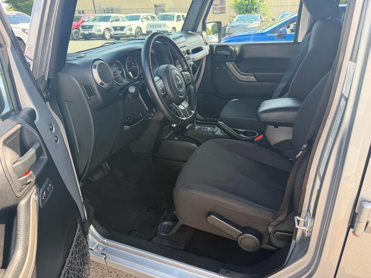Jeep Wrangler Unlimited 4WD 4dr Sport 2015