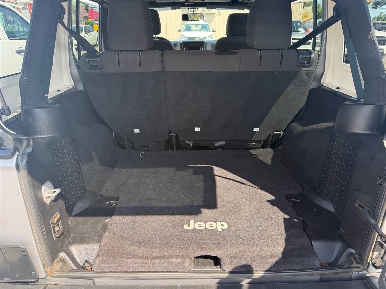 Jeep Wrangler Unlimited 4WD 4dr Sport 2015